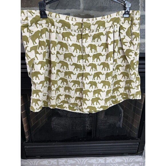Anthropologie Cartonnier Chino Pleated Shorts Size 4 Elephant Print - Picture 1 of 13